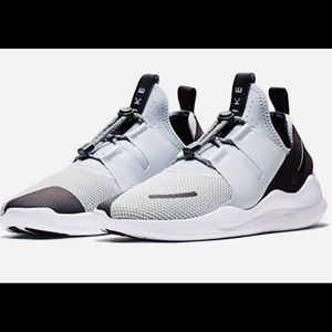 NWTs 🔥Nike Free RN CMTR Trainer🔥